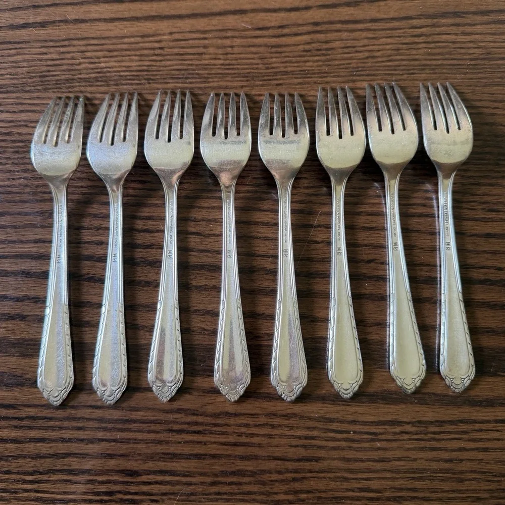 Holmes & Edwards vtg holmes